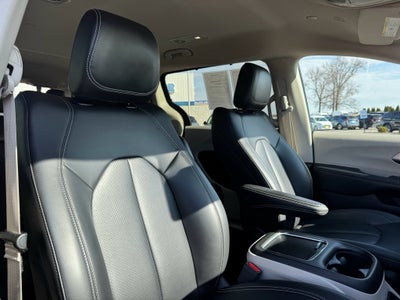 2023 Chrysler Pacifica Touring L FWD