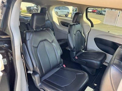 2023 Chrysler Pacifica Touring L FWD