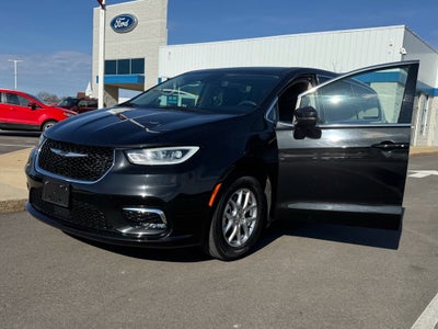 2023 Chrysler Pacifica Touring L FWD