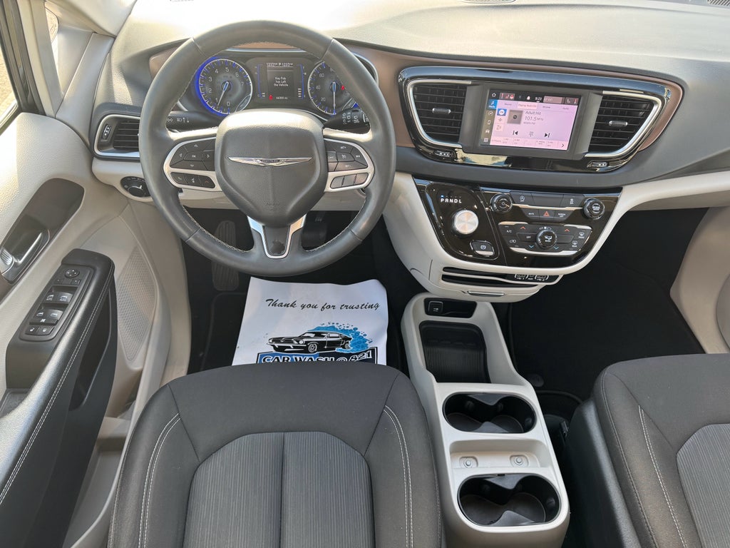 2022 Chrysler Voyager LX FWD