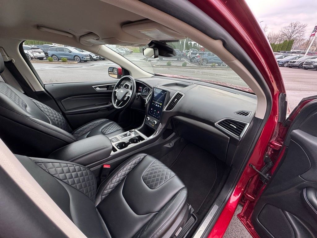 2024 Ford Edge Titanium