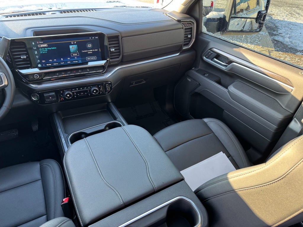 2025 Chevrolet Silverado LTZ Crew Cab 4WD