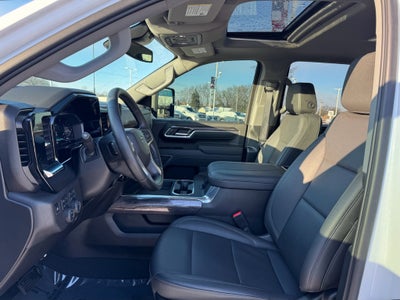 2025 Chevrolet Silverado LTZ Crew Cab 4WD