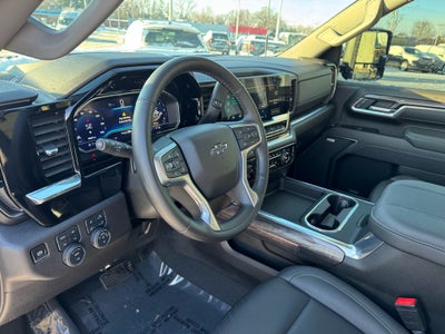 2025 Chevrolet Silverado LTZ Crew Cab 4WD