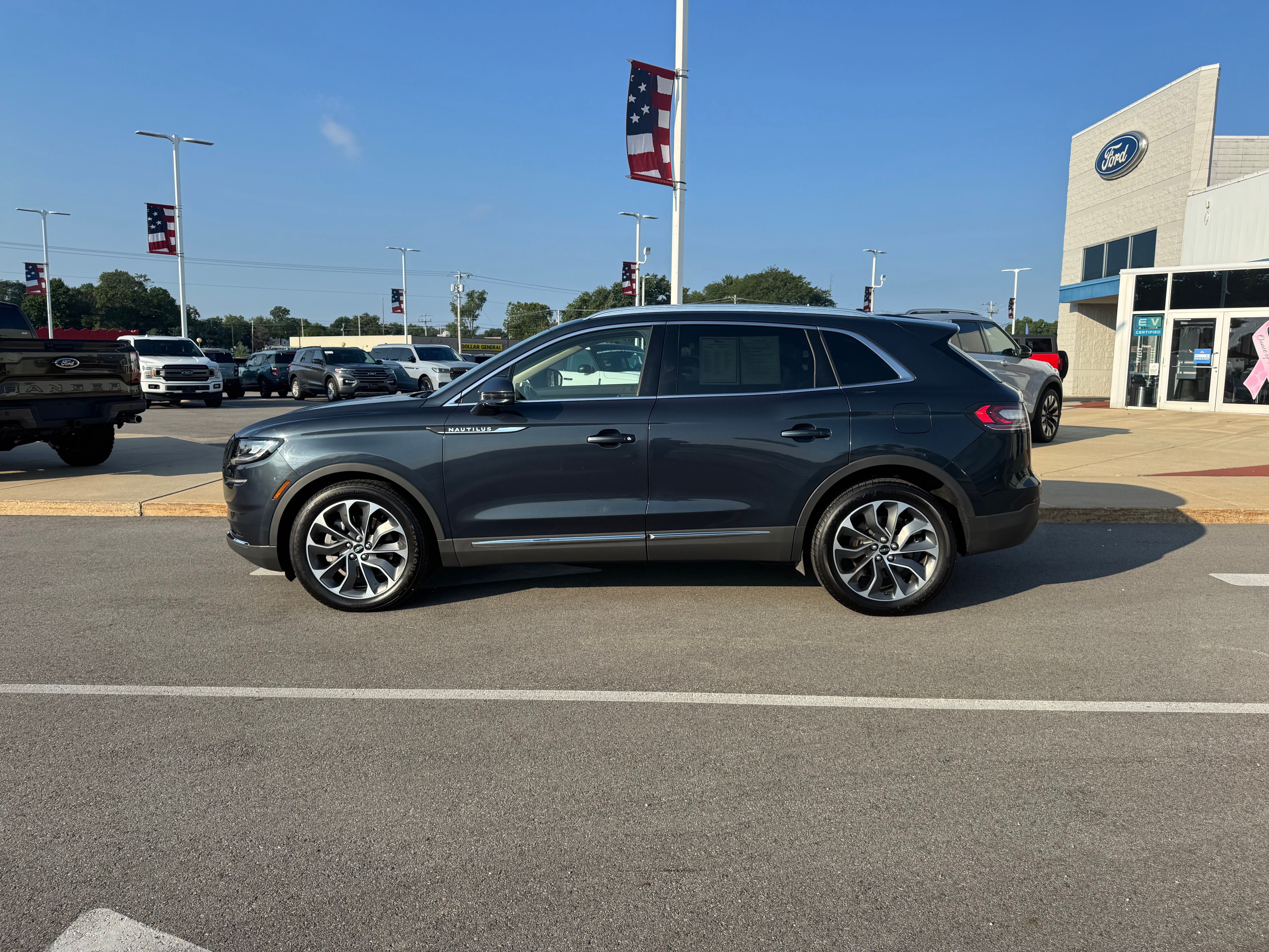 2022 Lincoln Nautilus Reserve