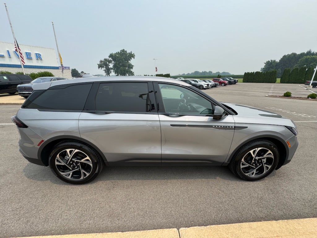 2025 Lincoln Nautilus Premiere AWD