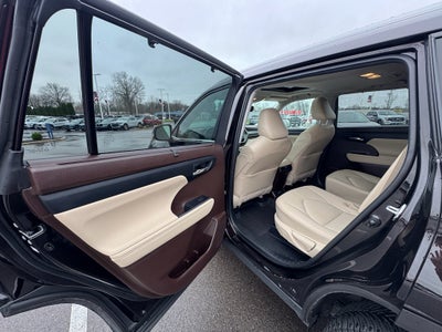 2022 Toyota Highlander XLE AWD