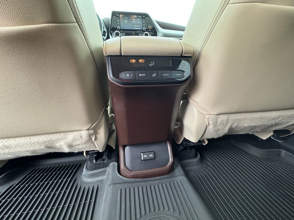 2022 Toyota Highlander XLE AWD