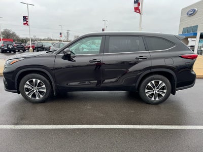 2022 Toyota Highlander XLE AWD