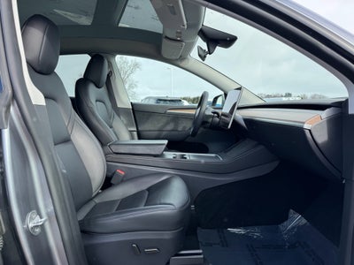 2025 Tesla Model Y Long Range AWD