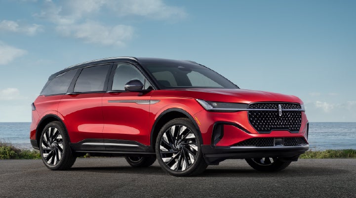 A 2025 Lincoln Nautilus® Reserve model is shown with the stylish available Jet Appearance Package. | Oliver Lincoln in Plymouth IN