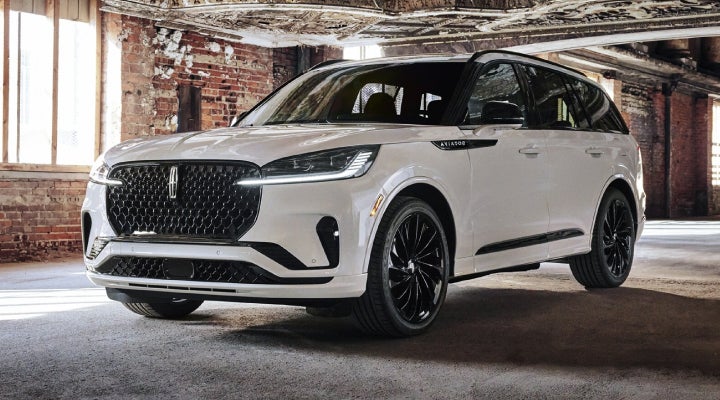 A 2026 Lincoln Aviator® SUV is shown with the available Jet Appearance Package. | Oliver Lincoln in Plymouth IN
